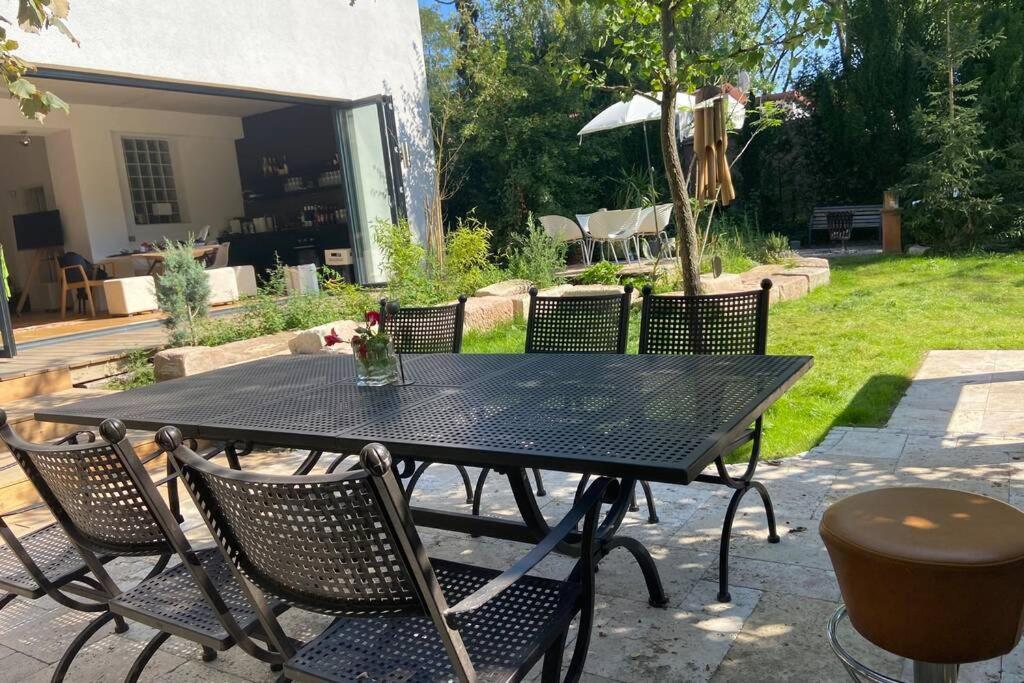 Entspannt In Nuernberg - Das Einhoernchen Buitenkant foto